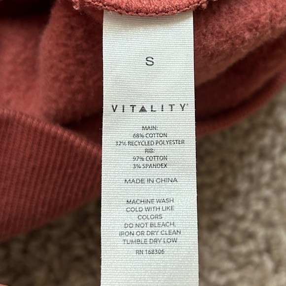 Vitality Rosewood Red Cozy Uni Zip Up Hoodie Size Small - Picture 8 of 14